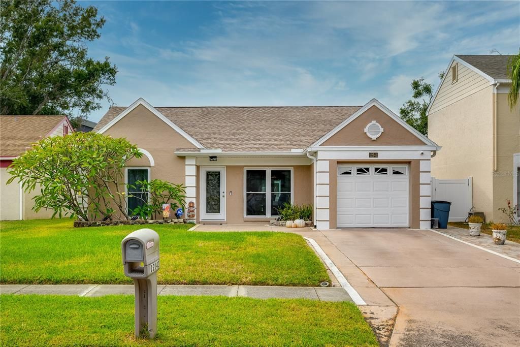 Active With Contract: $399,900 (3 beds, 2 baths, 1164 Square Feet)