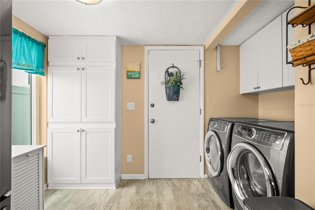 Active With Contract: $399,900 (3 beds, 2 baths, 1164 Square Feet)