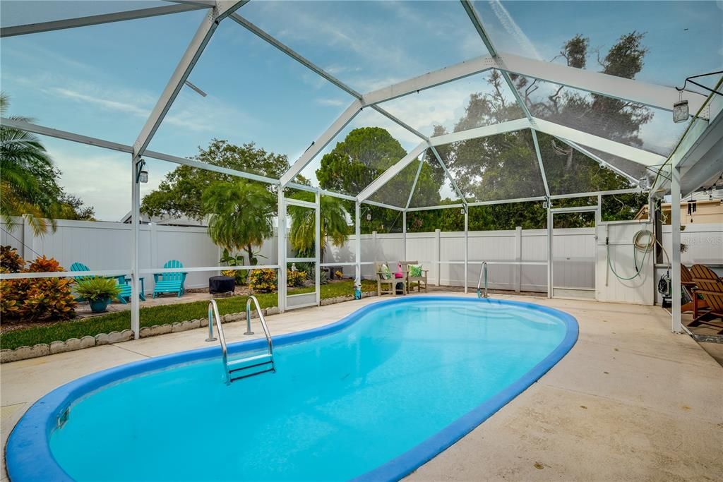 Active With Contract: $399,900 (3 beds, 2 baths, 1164 Square Feet)