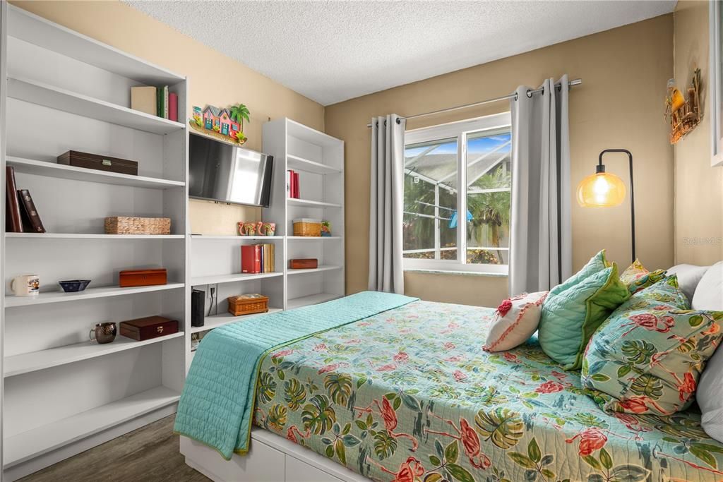 Active With Contract: $399,900 (3 beds, 2 baths, 1164 Square Feet)