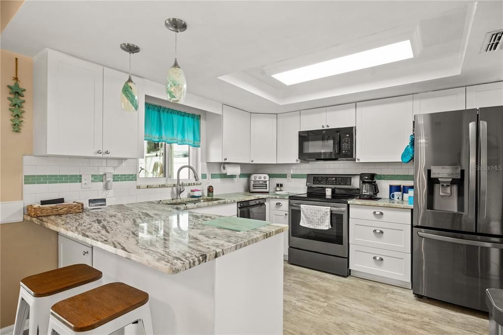 Active With Contract: $399,900 (3 beds, 2 baths, 1164 Square Feet)