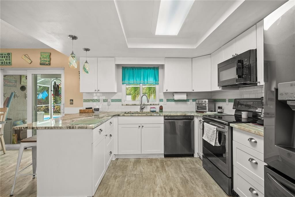 Active With Contract: $399,900 (3 beds, 2 baths, 1164 Square Feet)