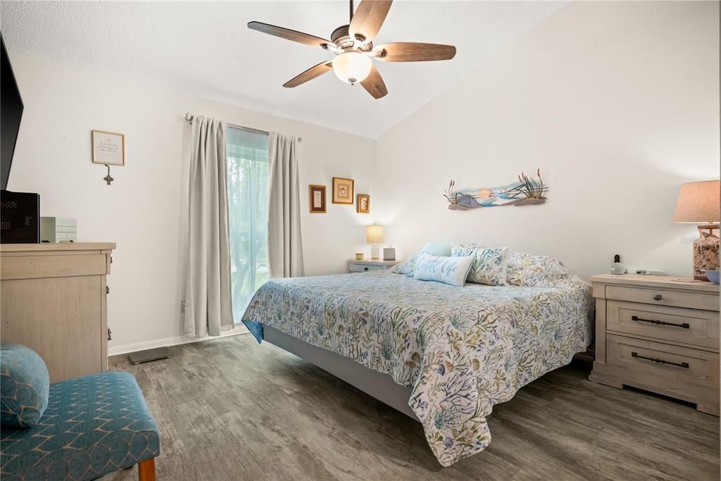 Active With Contract: $399,900 (3 beds, 2 baths, 1164 Square Feet)