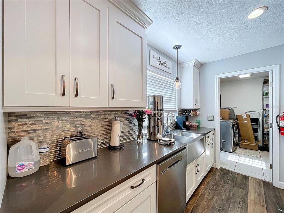 For Sale: $599,000 (5 beds, 3 baths, 2261 Square Feet)