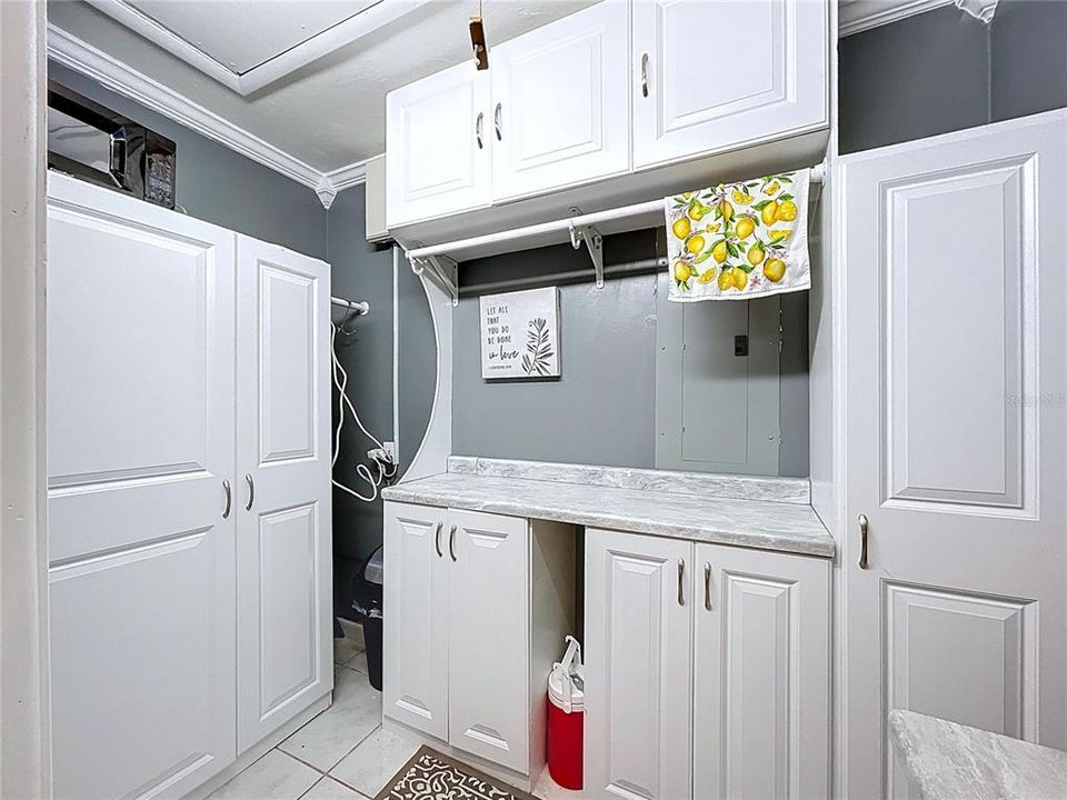 For Sale: $599,000 (5 beds, 3 baths, 2261 Square Feet)