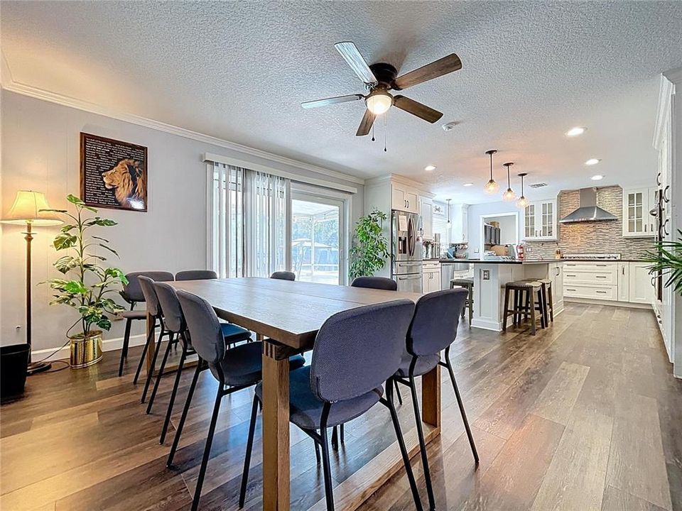 For Sale: $599,000 (5 beds, 3 baths, 2261 Square Feet)