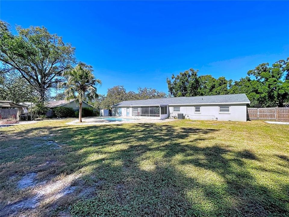 For Sale: $599,000 (5 beds, 3 baths, 2261 Square Feet)