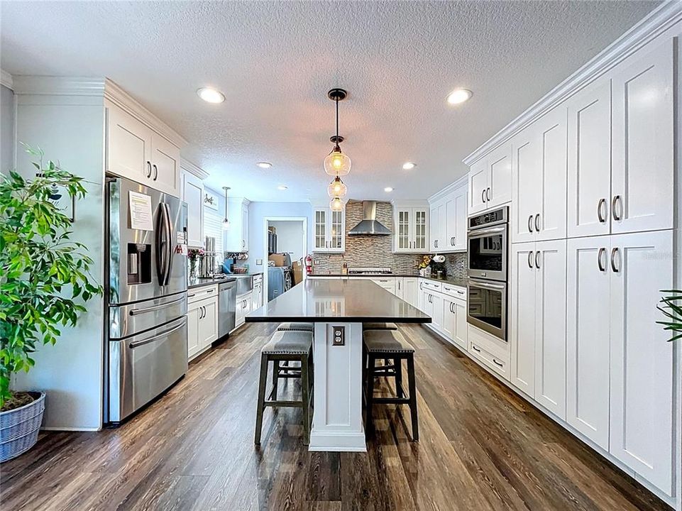 For Sale: $599,000 (5 beds, 3 baths, 2261 Square Feet)