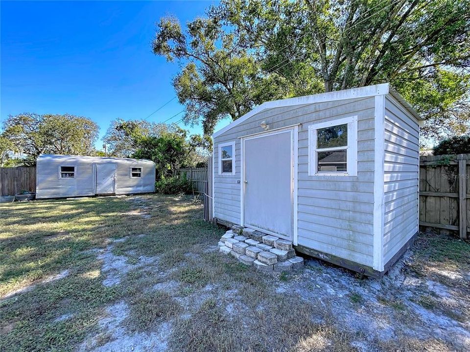 For Sale: $599,000 (5 beds, 3 baths, 2261 Square Feet)