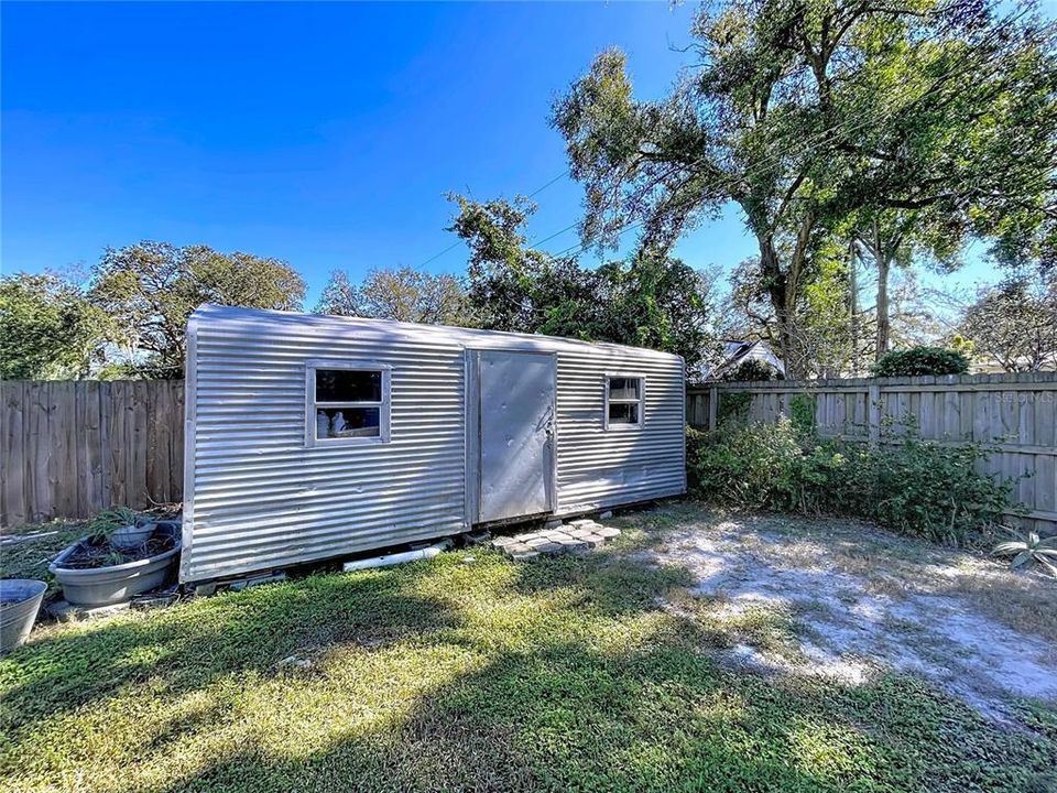 For Sale: $599,000 (5 beds, 3 baths, 2261 Square Feet)