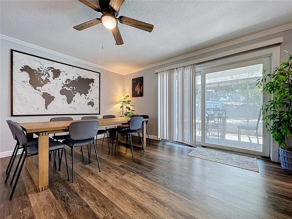 For Sale: $599,000 (5 beds, 3 baths, 2261 Square Feet)