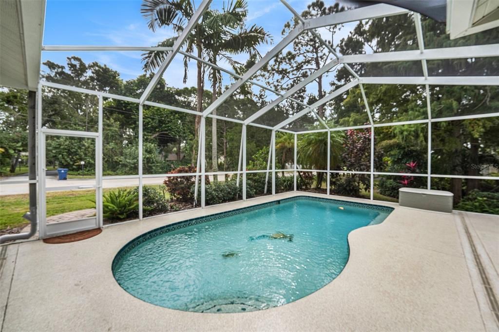 Active With Contract: $795,000 (3 beds, 2 baths, 1991 Square Feet)