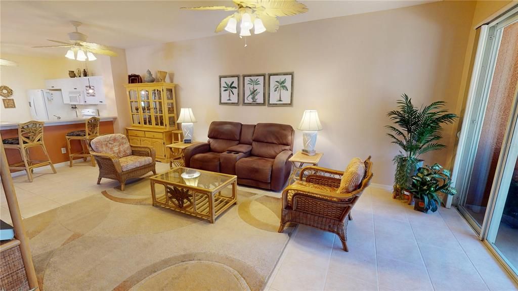 待售: $335,000 (3 贝兹, 2 浴室, 1596 平方英尺)