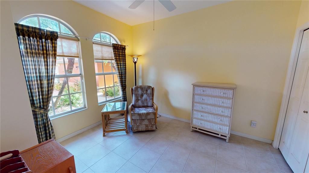 待售: $335,000 (3 贝兹, 2 浴室, 1596 平方英尺)