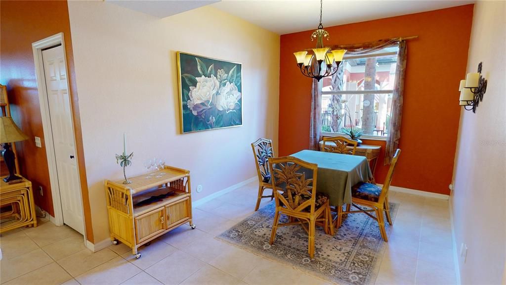 待售: $335,000 (3 贝兹, 2 浴室, 1596 平方英尺)