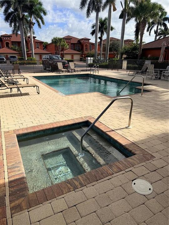 待售: $335,000 (3 贝兹, 2 浴室, 1596 平方英尺)