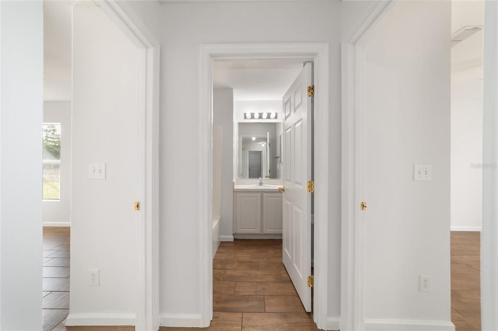 En Venta: $319,900 (4 camas, 2 baños, 2138 Pies cuadrados)