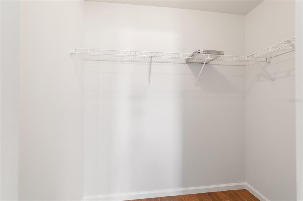 En Venta: $319,900 (4 camas, 2 baños, 2138 Pies cuadrados)