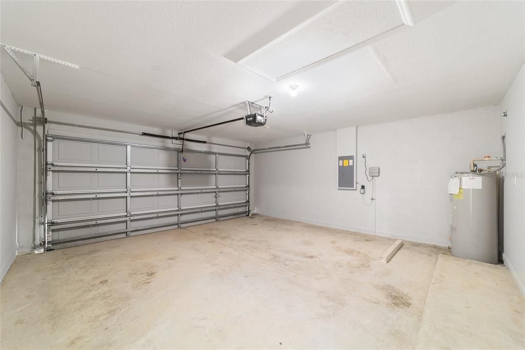 En Venta: $319,900 (4 camas, 2 baños, 2138 Pies cuadrados)