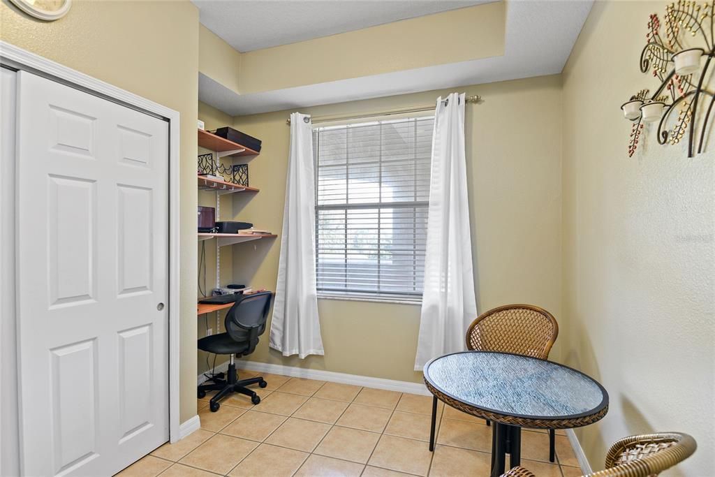 待售: $295,000 (2 贝兹, 2 浴室, 1326 平方英尺)