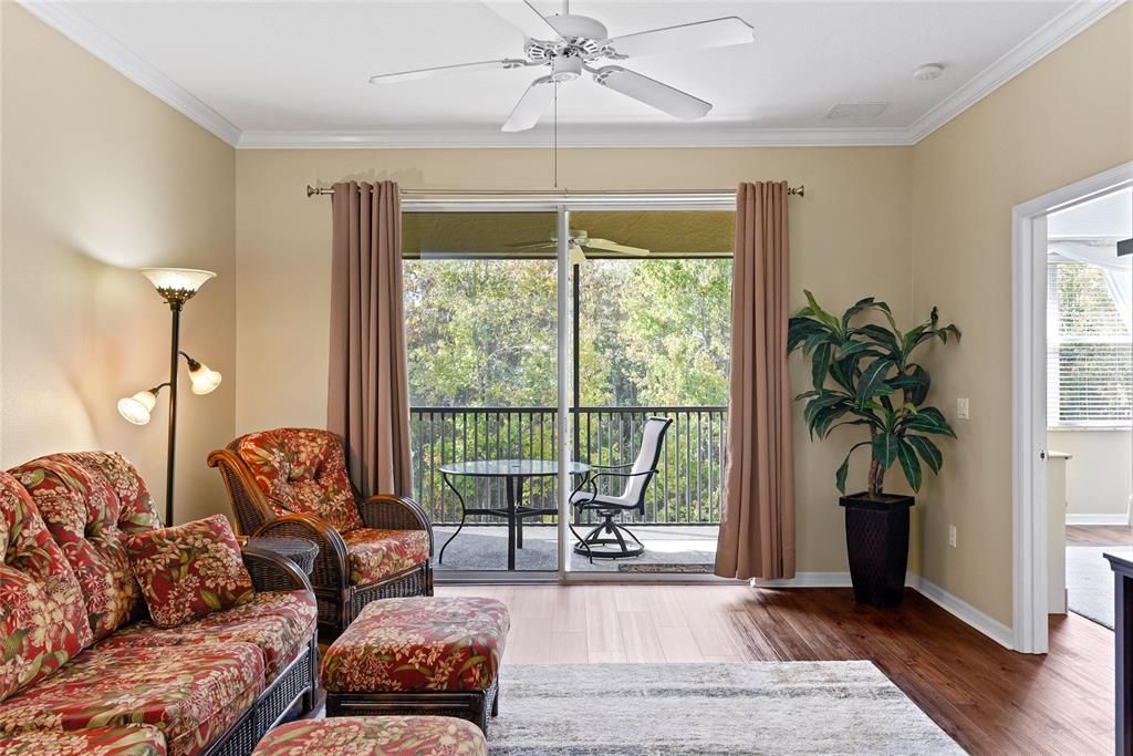 待售: $295,000 (2 贝兹, 2 浴室, 1326 平方英尺)