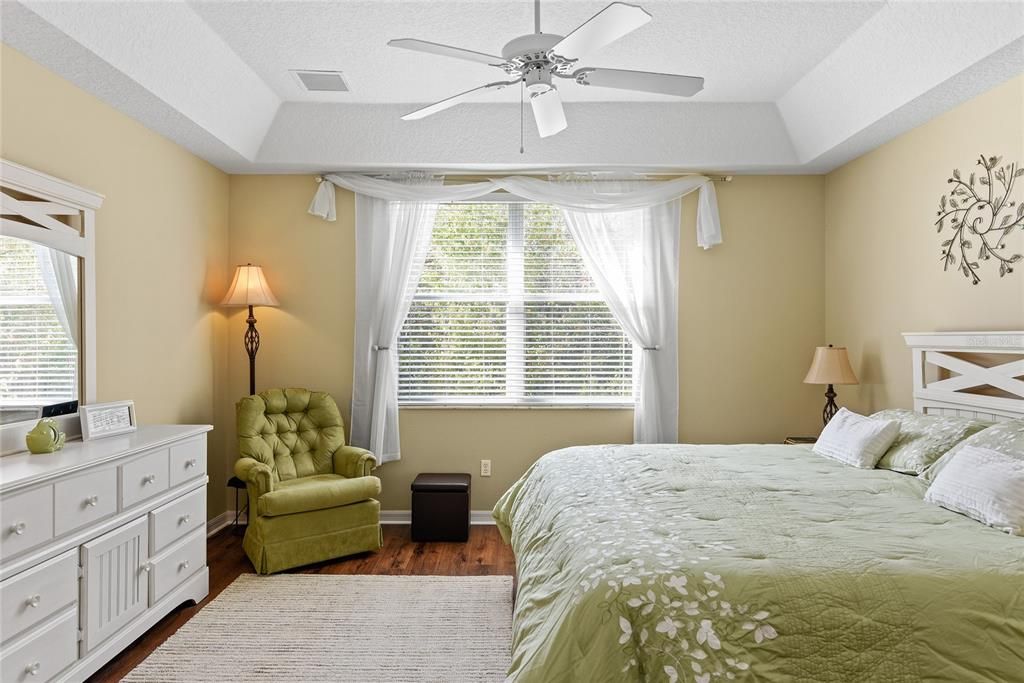 待售: $295,000 (2 贝兹, 2 浴室, 1326 平方英尺)