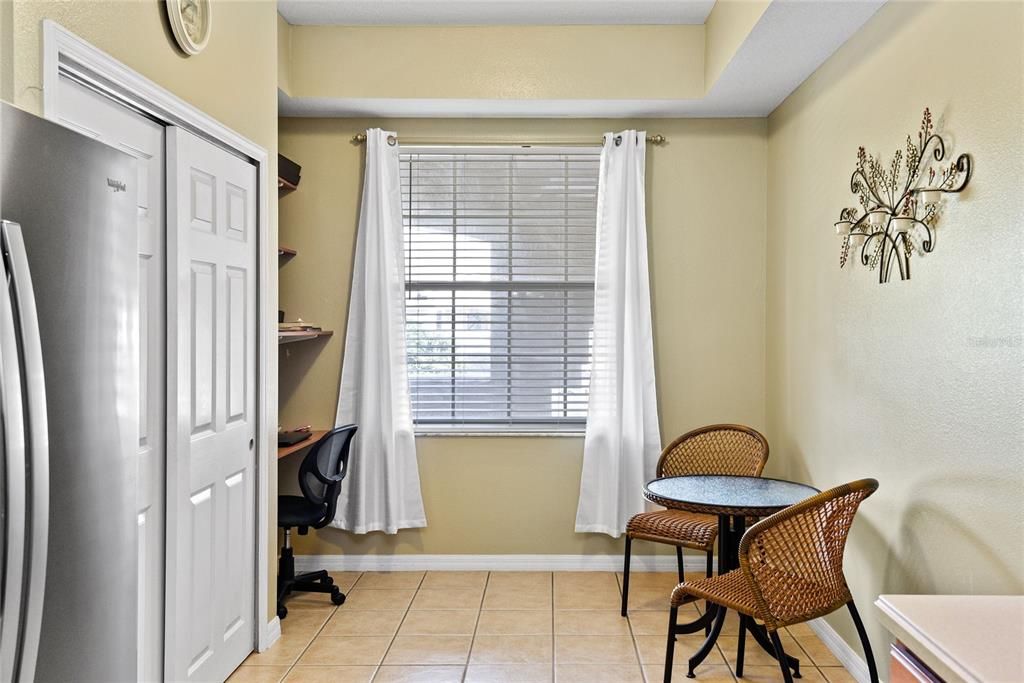 待售: $295,000 (2 贝兹, 2 浴室, 1326 平方英尺)