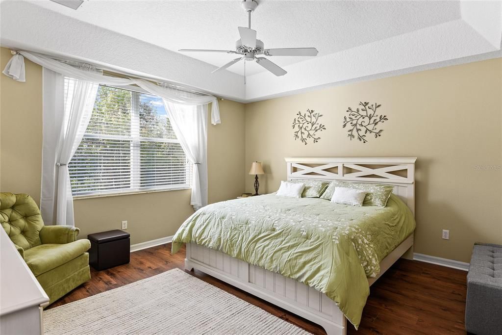 待售: $295,000 (2 贝兹, 2 浴室, 1326 平方英尺)