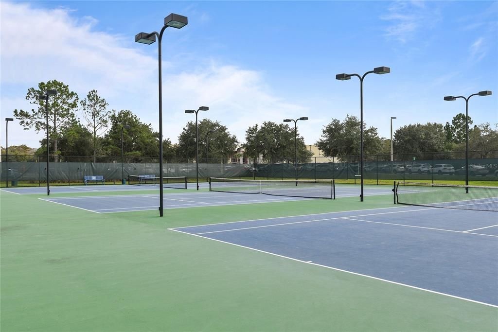 待售: $295,000 (2 贝兹, 2 浴室, 1326 平方英尺)