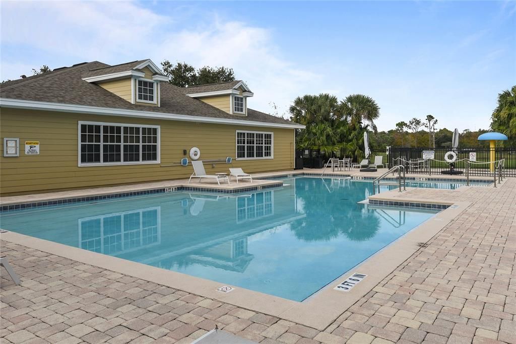 待售: $295,000 (2 贝兹, 2 浴室, 1326 平方英尺)