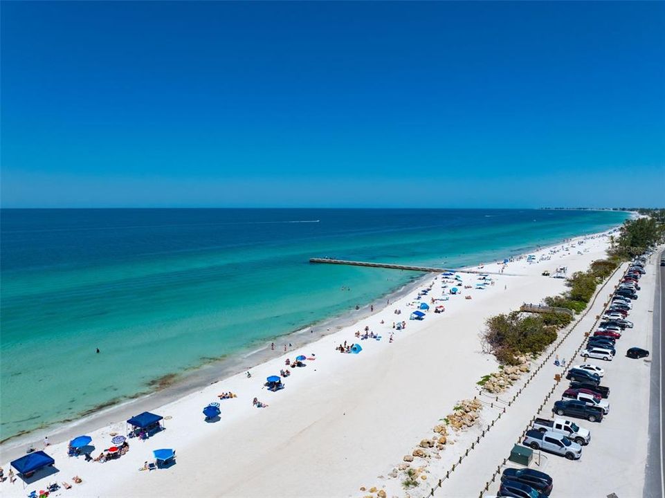 For Sale: $775,000 (2 beds, 2 baths, 962 Square Feet)