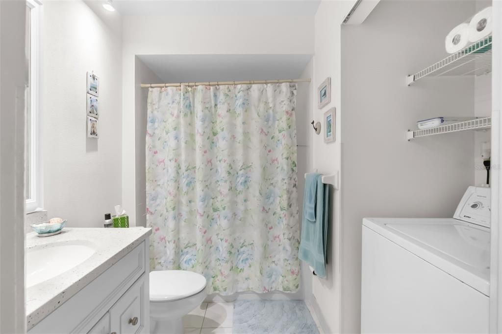 For Sale: $775,000 (2 beds, 2 baths, 962 Square Feet)