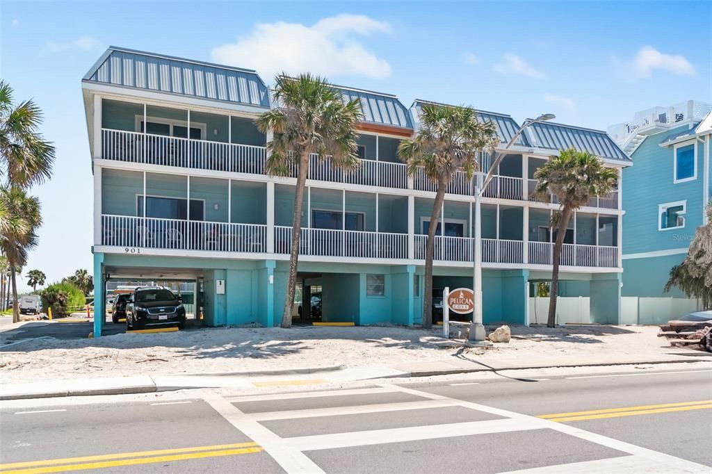 For Sale: $775,000 (2 beds, 2 baths, 962 Square Feet)