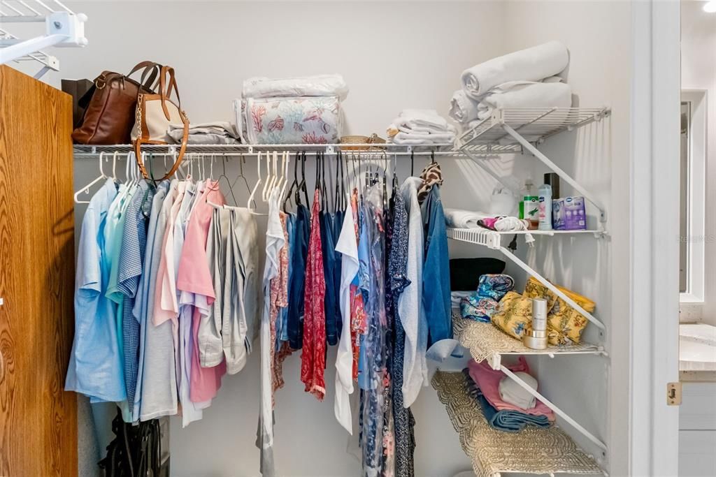 For Sale: $775,000 (2 beds, 2 baths, 962 Square Feet)