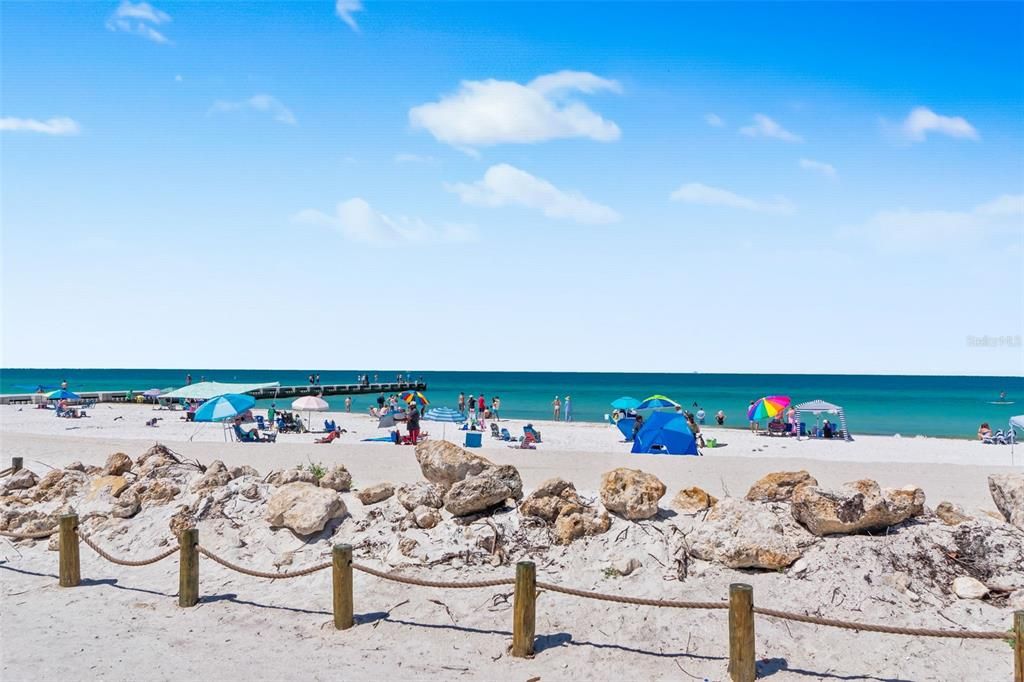 For Sale: $775,000 (2 beds, 2 baths, 962 Square Feet)