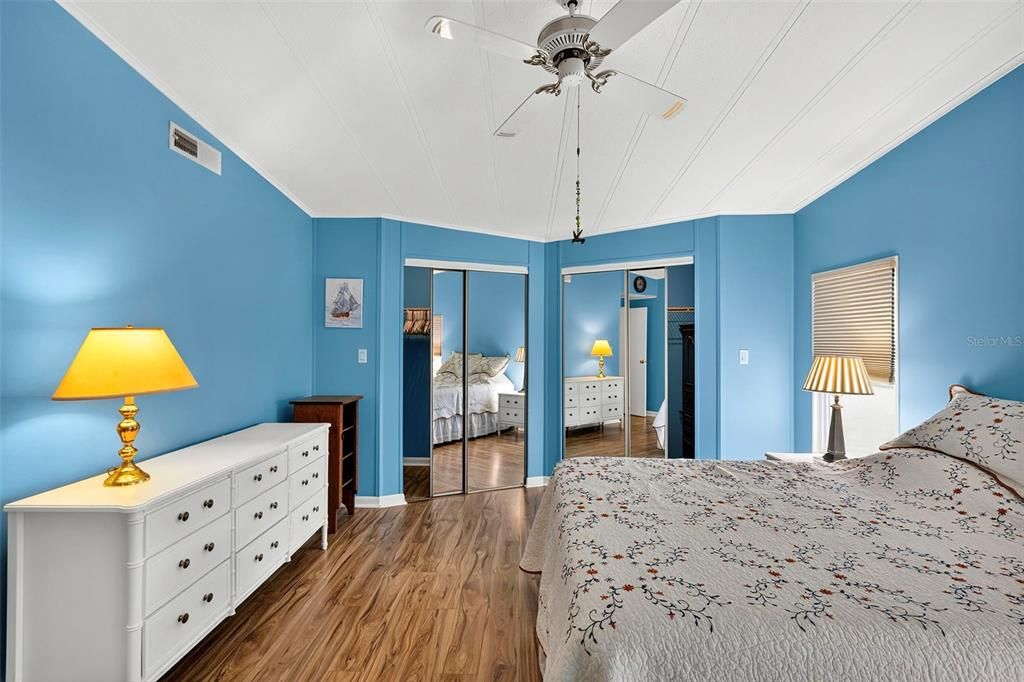 待售: $175,000 (2 贝兹, 2 浴室, 1276 平方英尺)