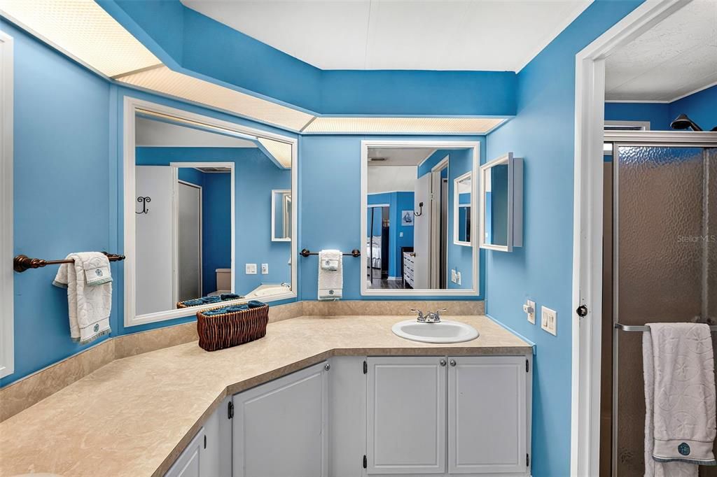 待售: $175,000 (2 贝兹, 2 浴室, 1276 平方英尺)