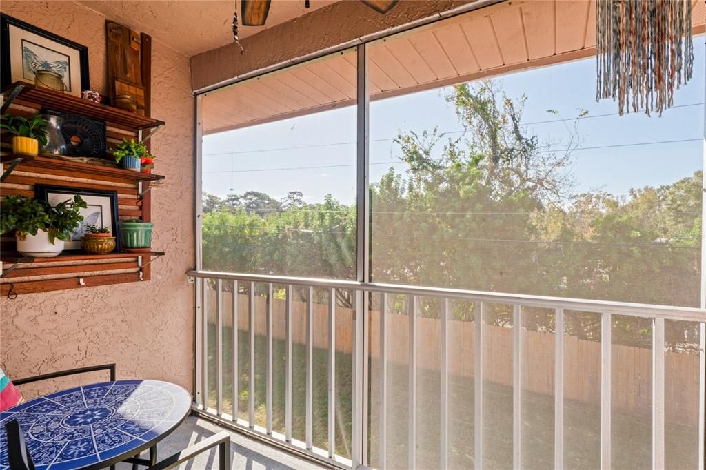 На продажу: $159,999 (2 спален, 1 ванн, 835 Квадратных фут)