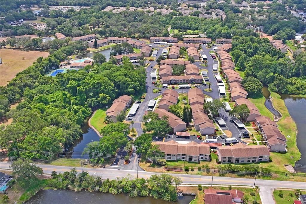 На продажу: $159,999 (2 спален, 1 ванн, 835 Квадратных фут)