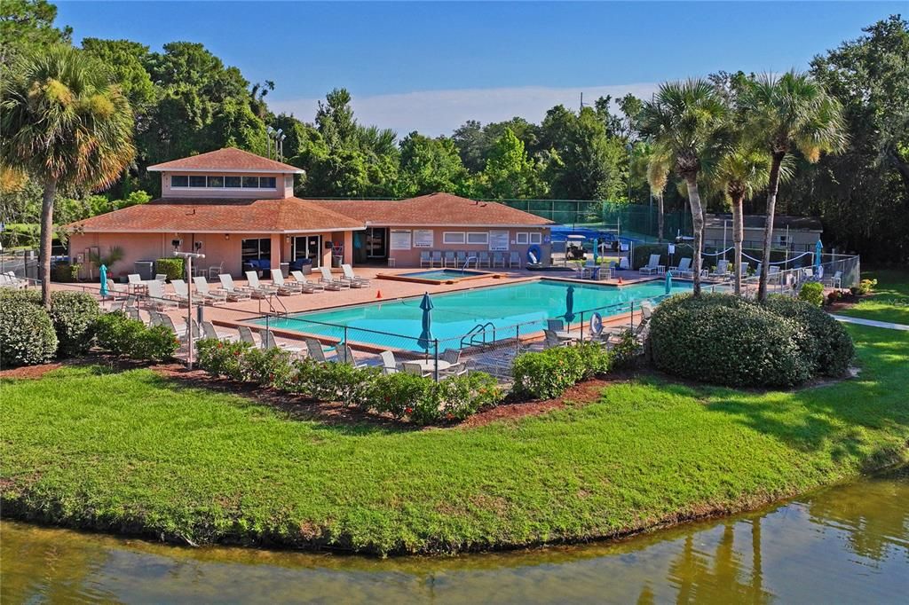 На продажу: $159,999 (2 спален, 1 ванн, 835 Квадратных фут)