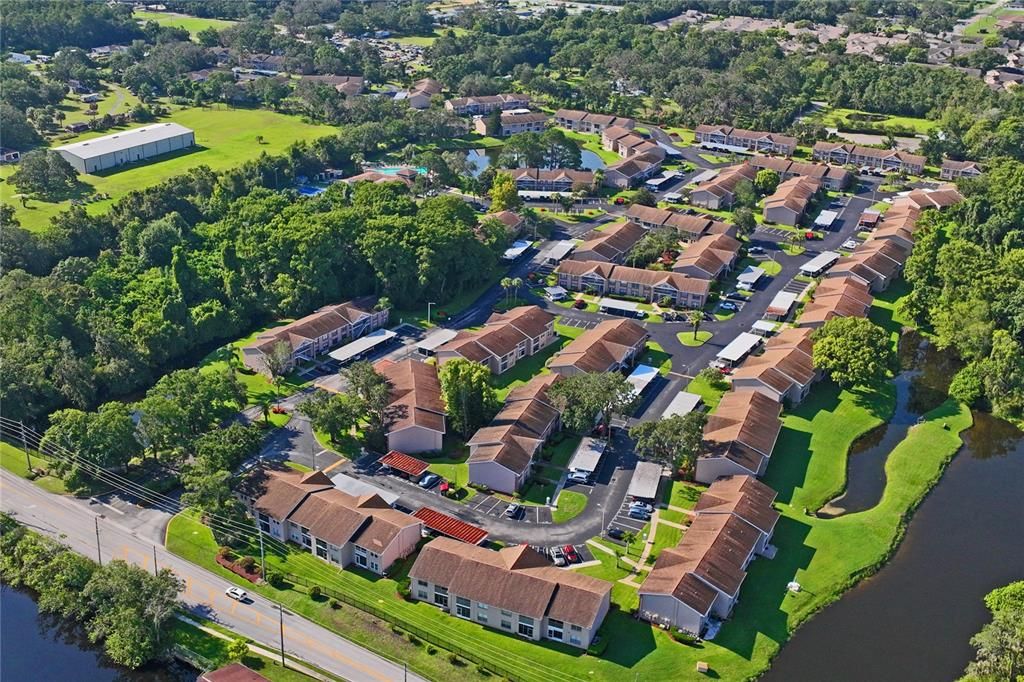 На продажу: $159,999 (2 спален, 1 ванн, 835 Квадратных фут)