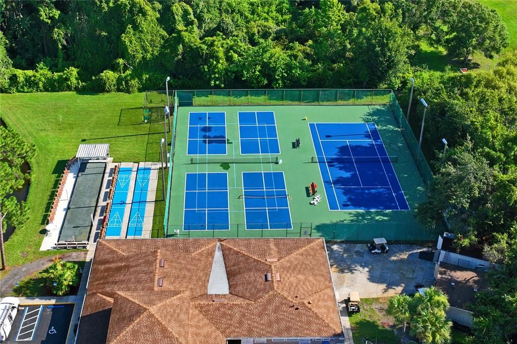 На продажу: $159,999 (2 спален, 1 ванн, 835 Квадратных фут)