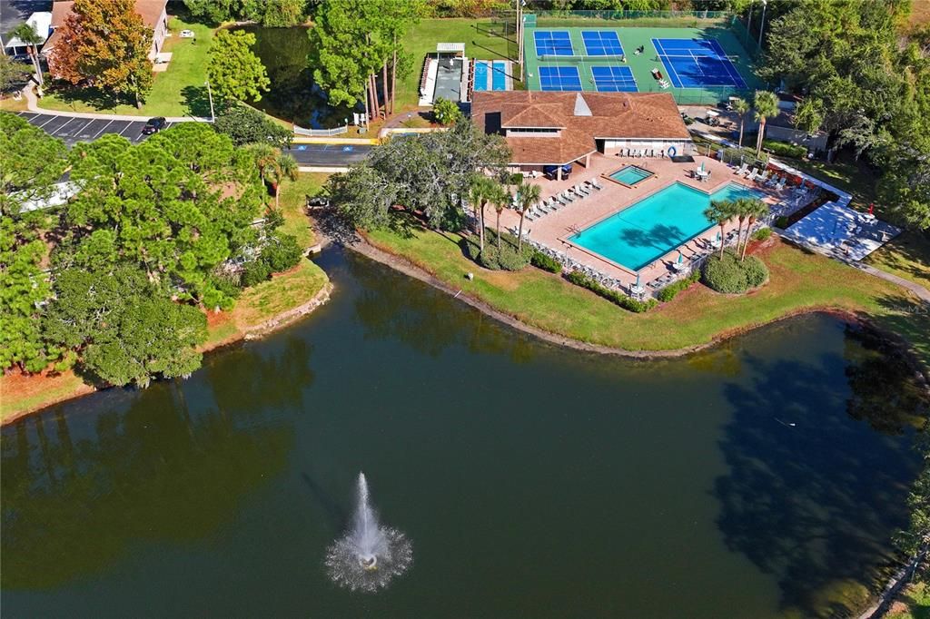 На продажу: $159,999 (2 спален, 1 ванн, 835 Квадратных фут)