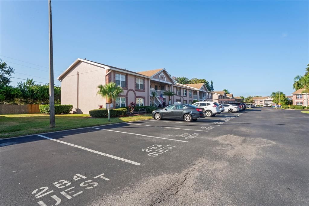 На продажу: $159,999 (2 спален, 1 ванн, 835 Квадратных фут)