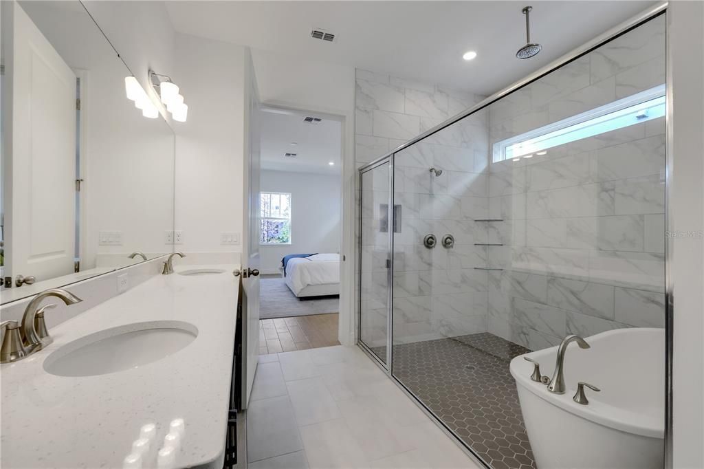 For Sale: $1,102,485 (5 beds, 4 baths, 3827 Square Feet)