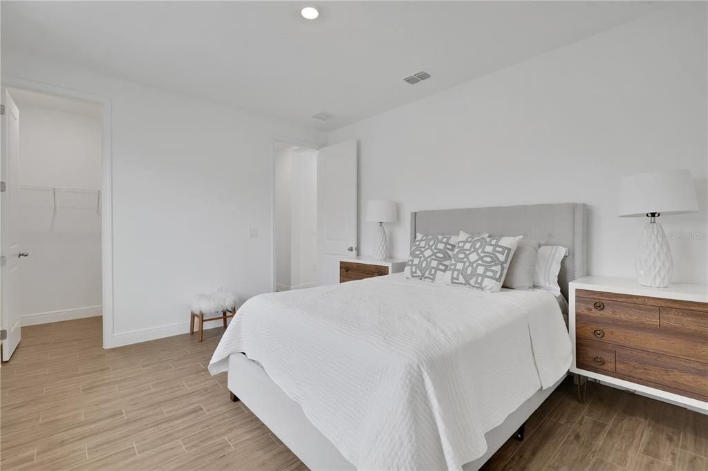 For Sale: $1,102,485 (5 beds, 4 baths, 3827 Square Feet)