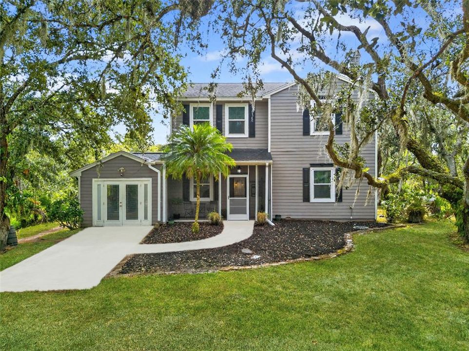 For Sale: $800,000 (3 beds, 2 baths, 1870 Square Feet)