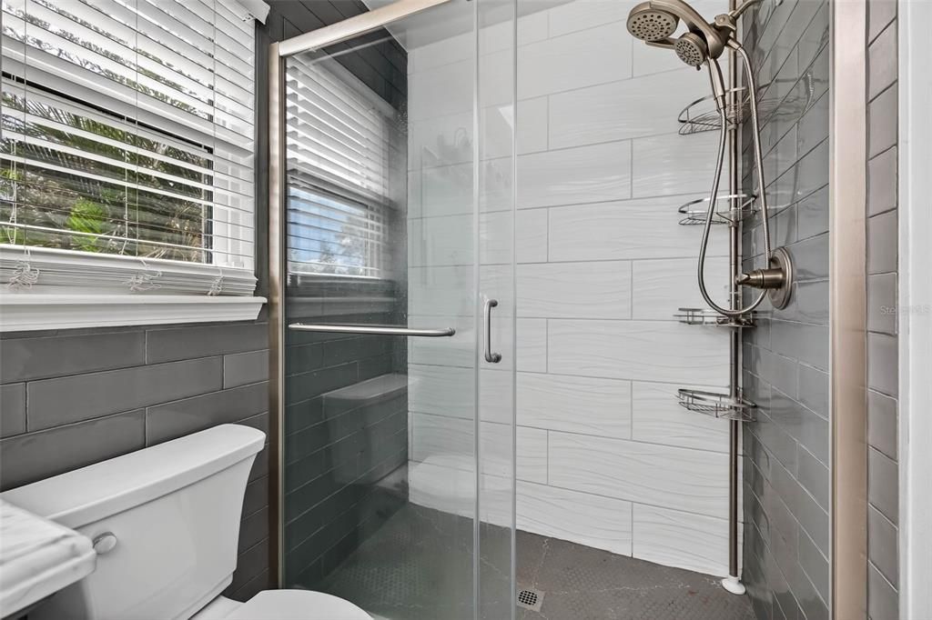 For Sale: $800,000 (3 beds, 2 baths, 1870 Square Feet)