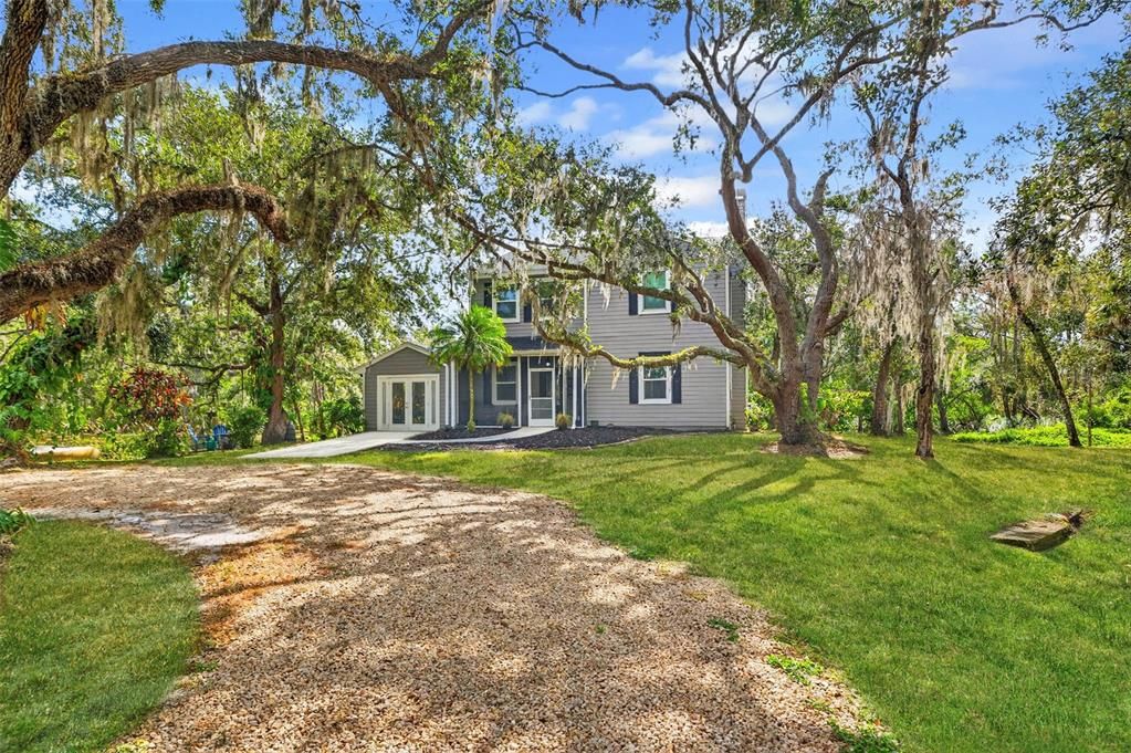 For Sale: $800,000 (3 beds, 2 baths, 1870 Square Feet)