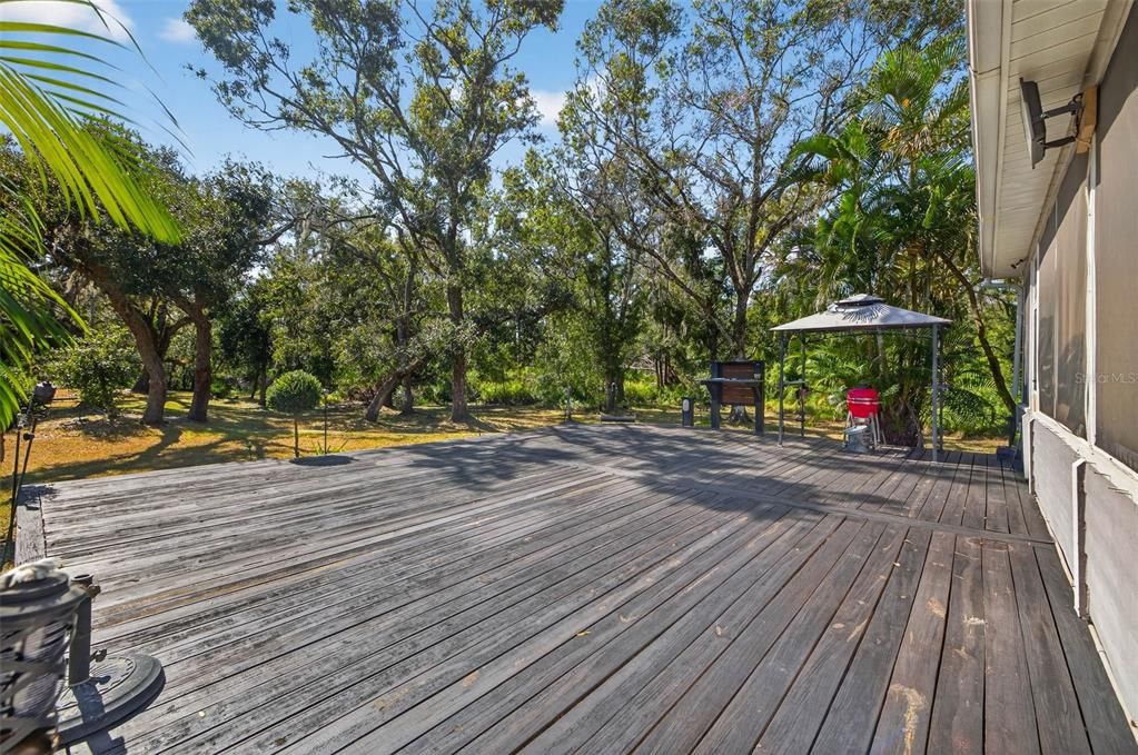 For Sale: $800,000 (3 beds, 2 baths, 1870 Square Feet)